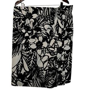 NWT Lane Bryant Black and White Knee-Length Wrap Pencil Skirt 22W
